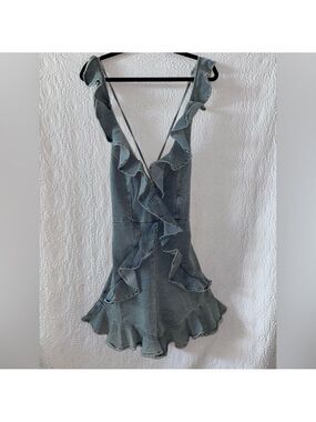 Rosevelvet Sleeveless Crossback V-Neck Ruffle Romper